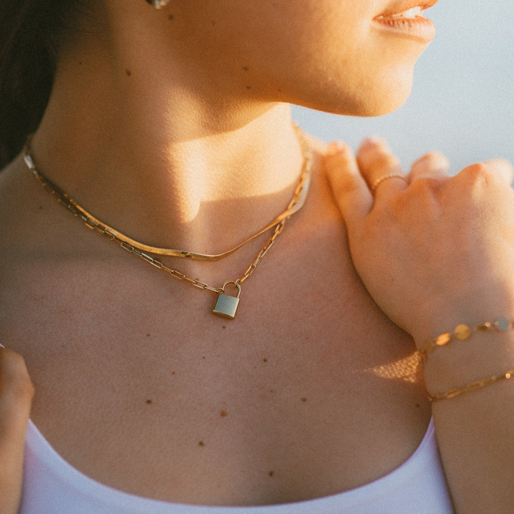 Jade Herringbone Necklace - WonderingCloth