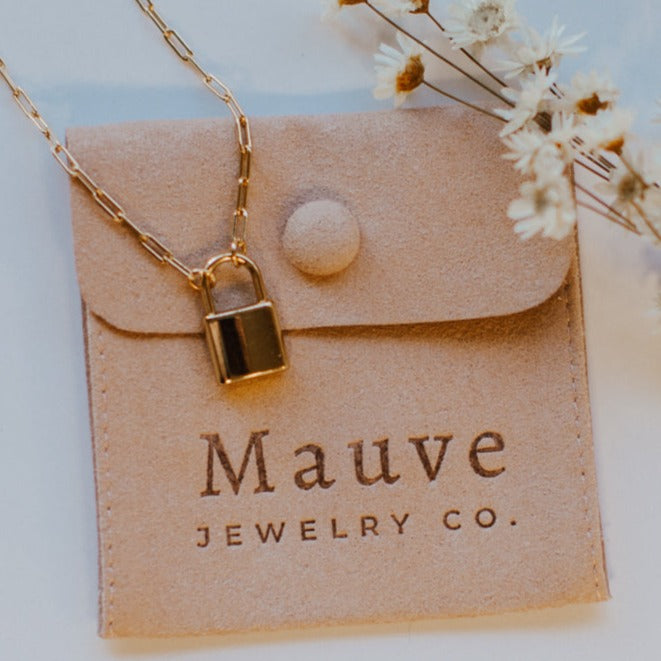 Newport Gold Filled Lock Necklace - WonderingCloth