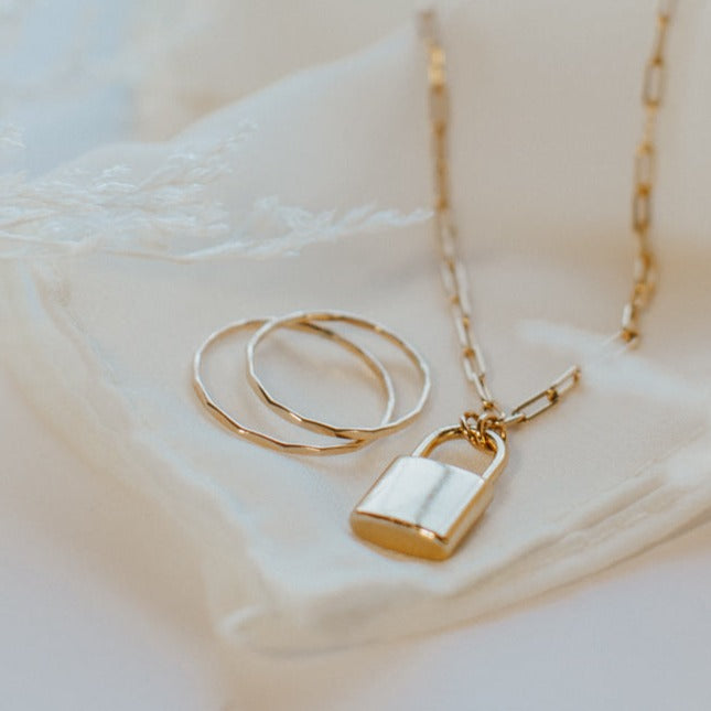Newport Gold Filled Lock Necklace - WonderingCloth