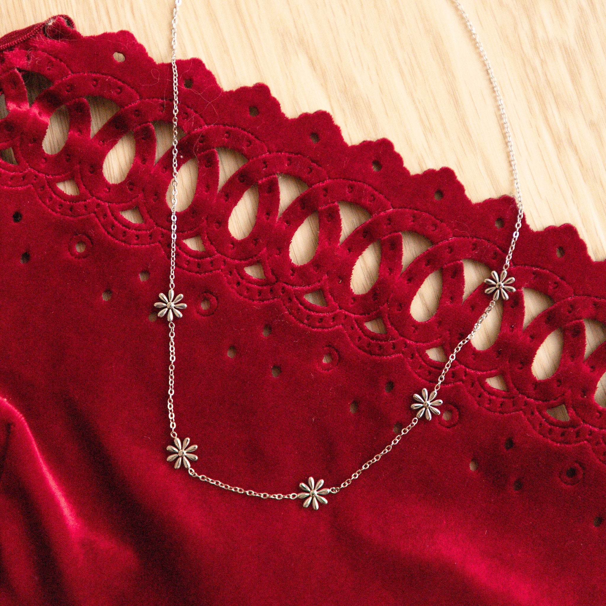 Anna Floral Necklace - WonderingCloth