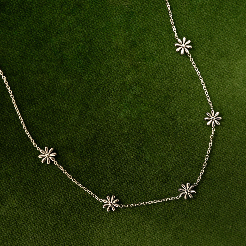 Anna Floral Necklace - WonderingCloth