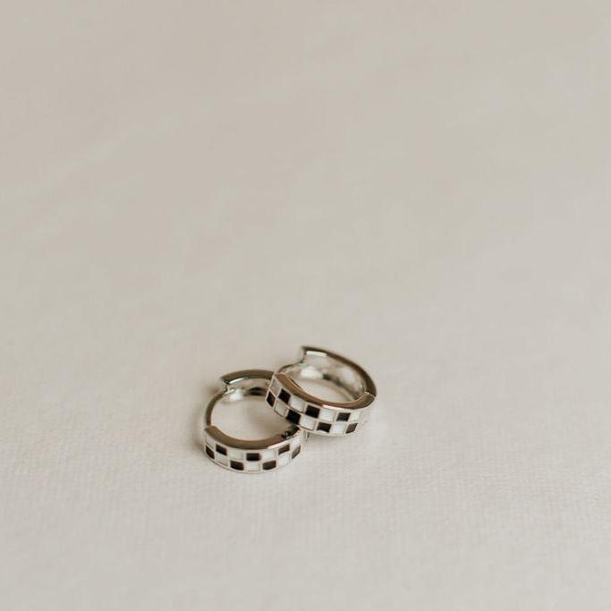 Black & White Checkered Hoops - WonderingCloth