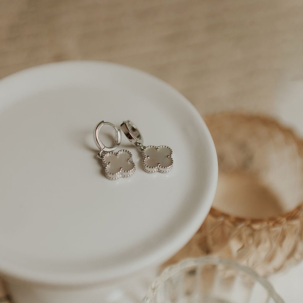 Elizabeth Clover Earrings - WonderingCloth