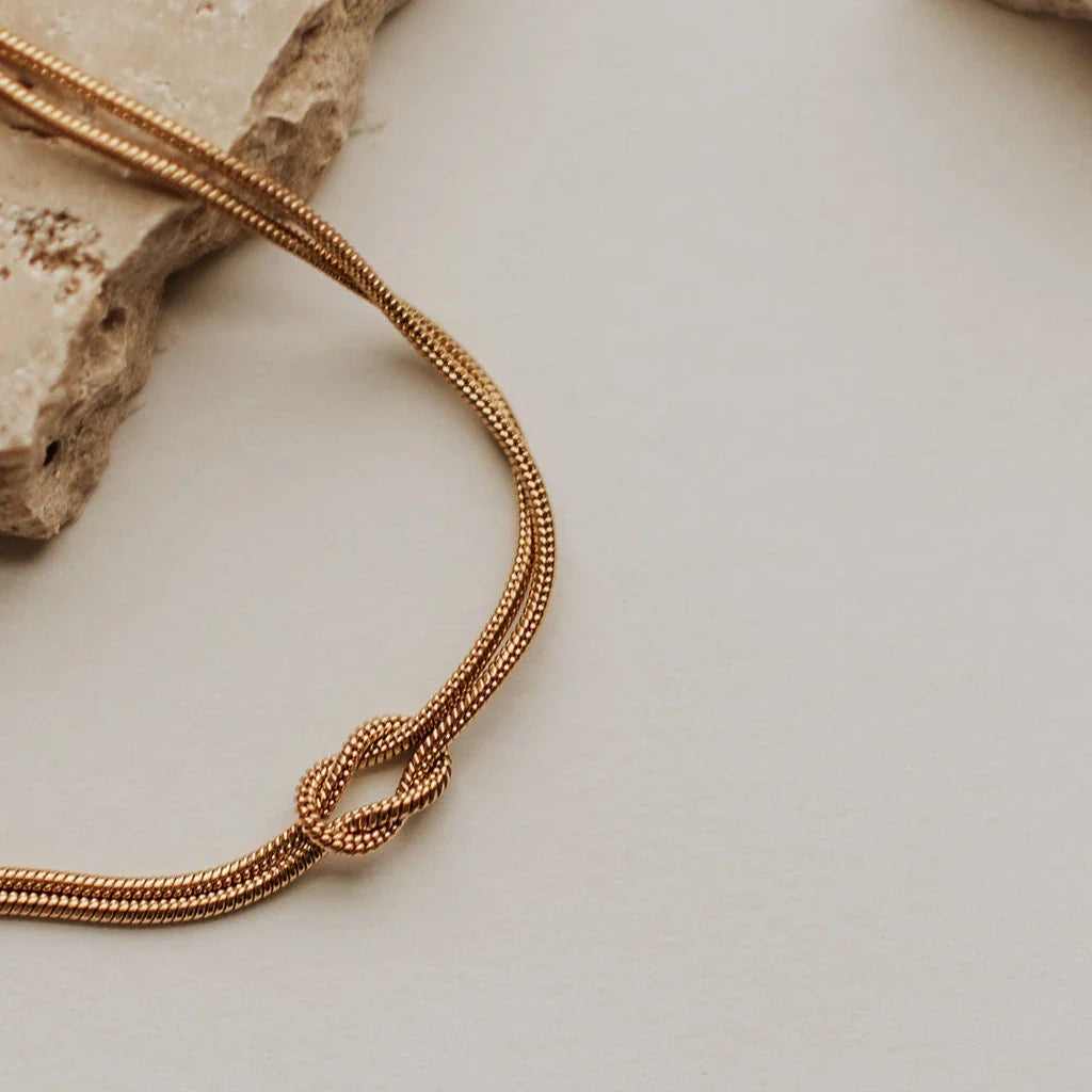 Evelyn Infinity Knot Bracelet - WonderingCloth