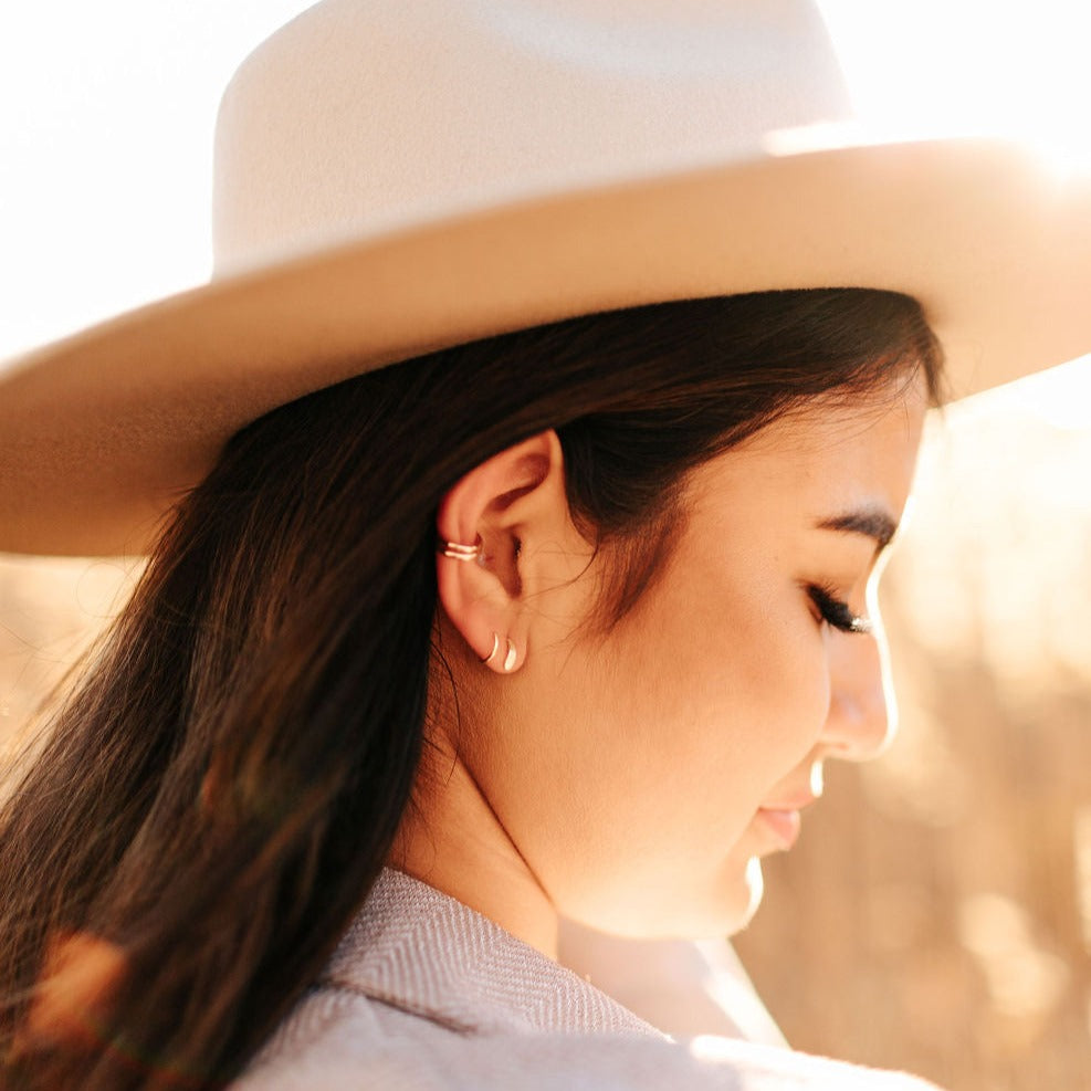 Queen Gold Filled Double Band Ear Cuff - WonderingCloth