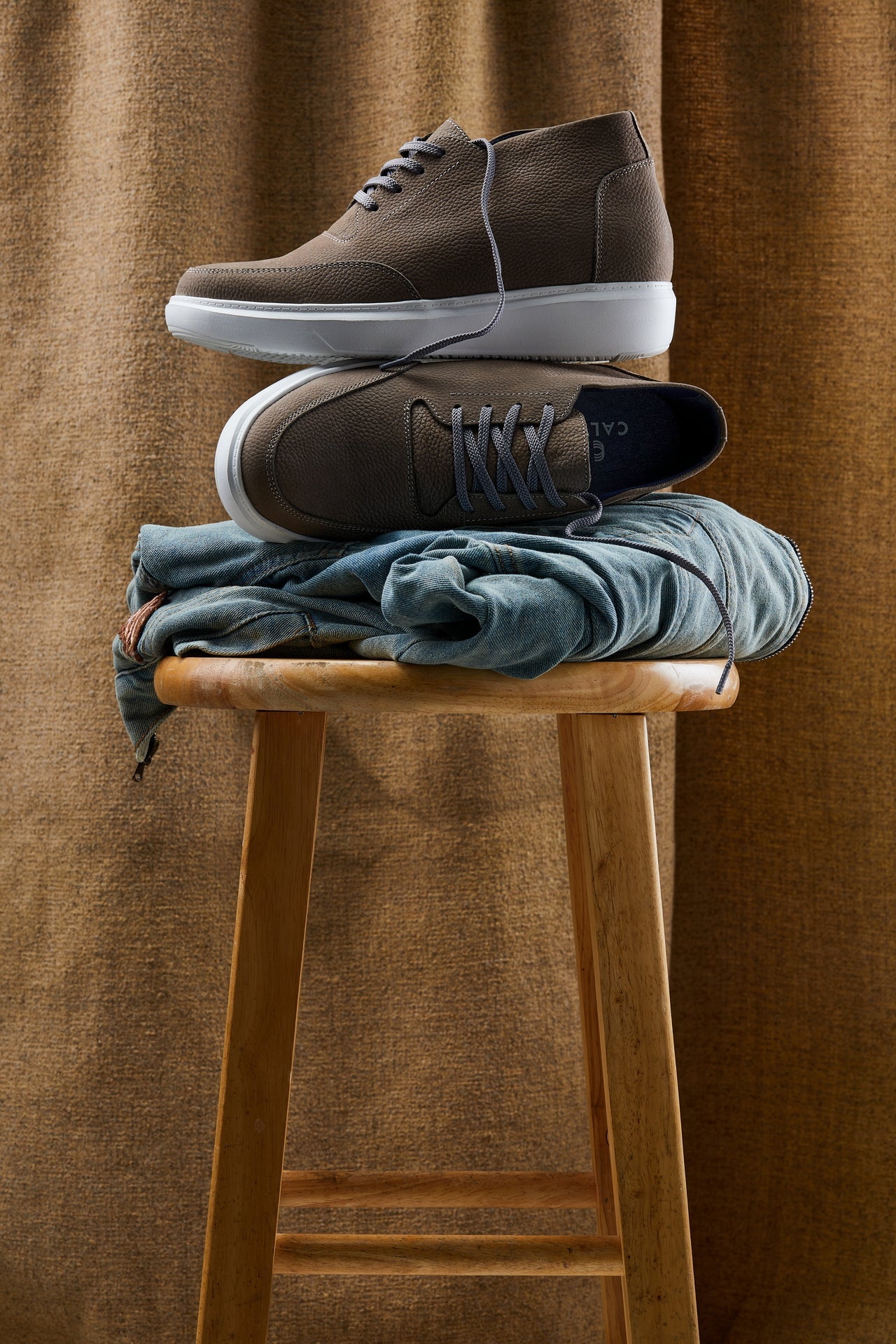 CALTO - J1771  - 3.2 Inches Taller (Grey) - Casual Chunky Sole Boots – Soft Pebble Grain Nubuck Leather - WonderingCloth