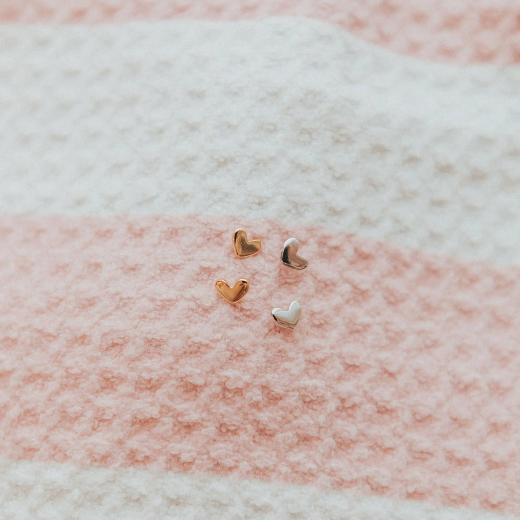 Mini Heart Studs - WonderingCloth