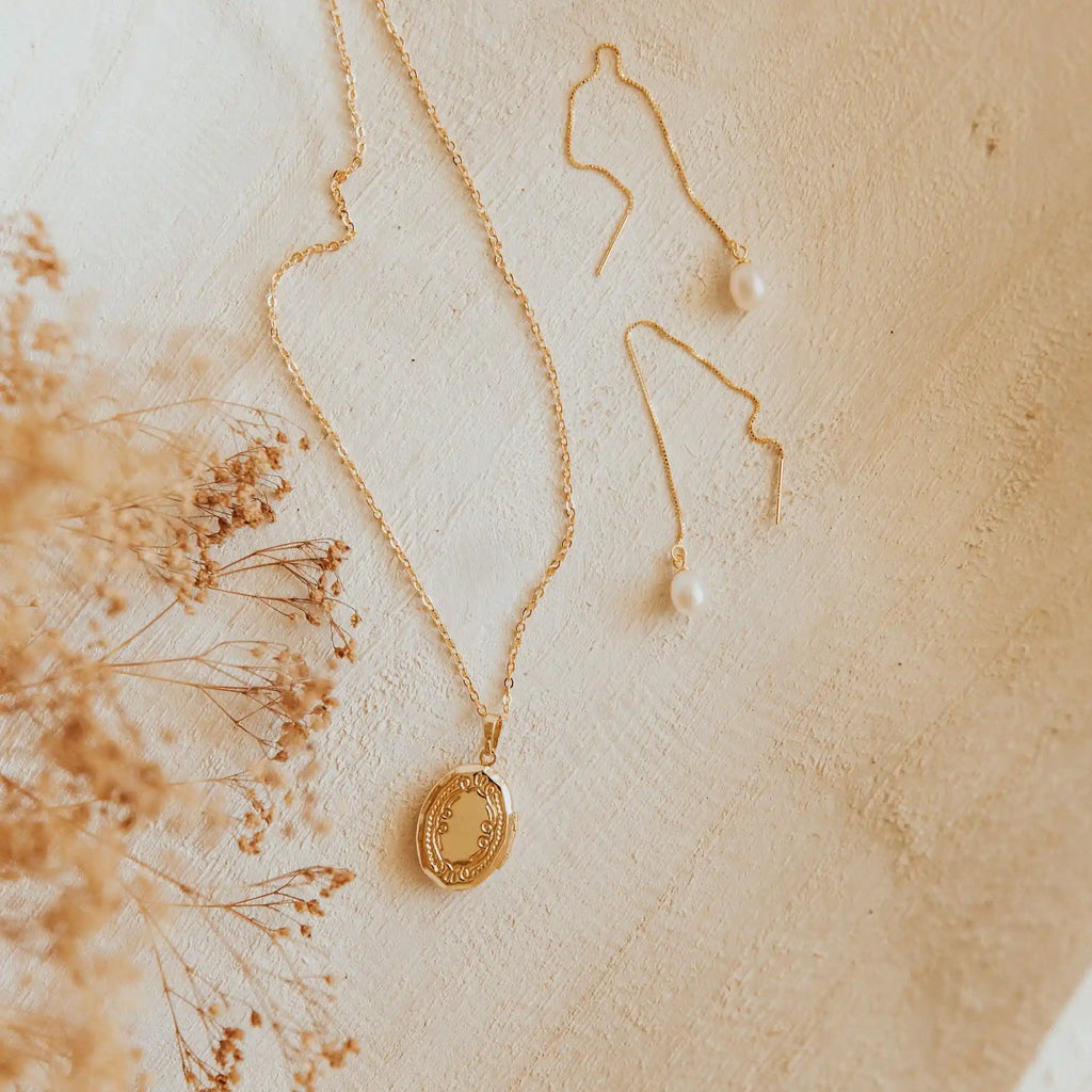 Isabelle Locket Necklace - WonderingCloth