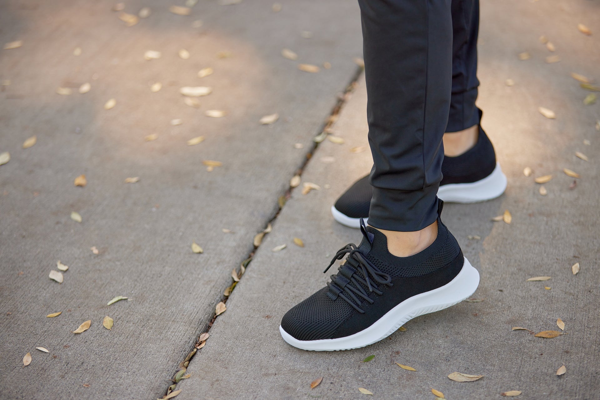 CALTO - Q132 - 2.4 Inches Taller (Black/White Sole) - Ultra Lightweight Sneakers - WonderingCloth
