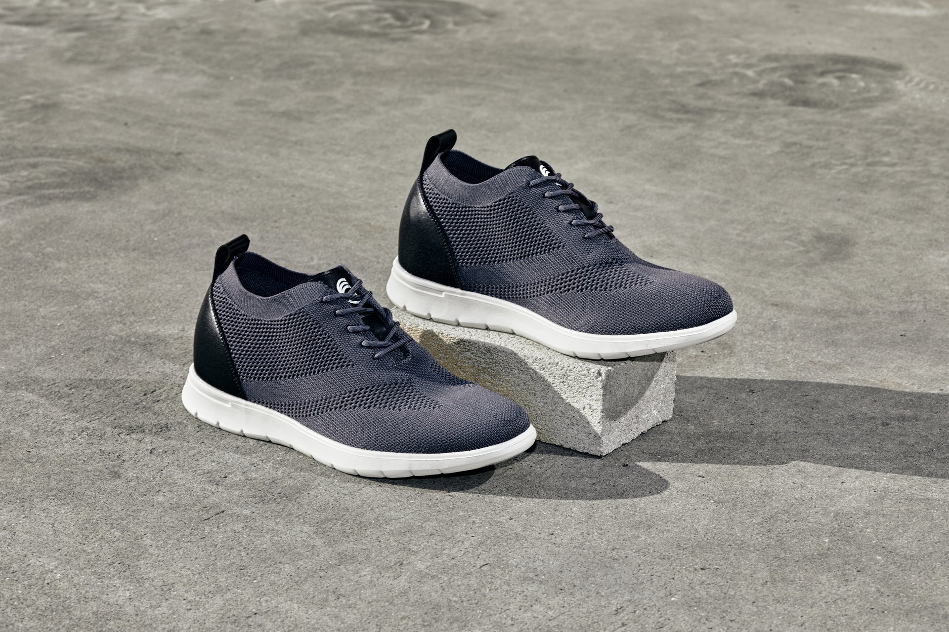 CALTO - X2213 - 2.4 Inches Taller (Moon Gray/Black) - Lace Up Casual Walker - Lightweight - WonderingCloth