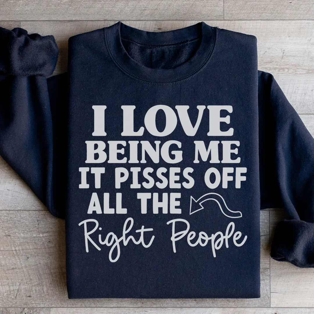 I Love Being Me Sweatshirt - WonderingCloth