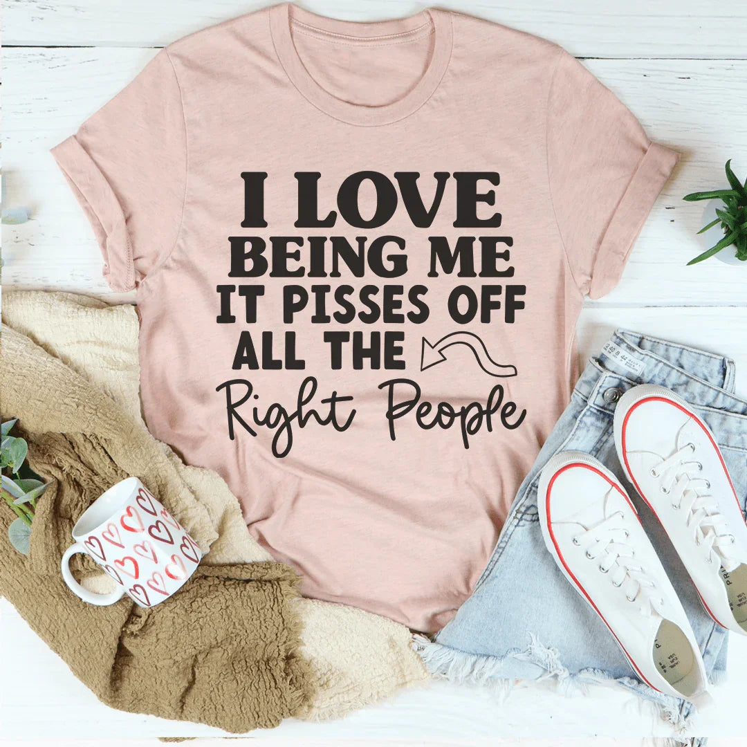 I Love Being Me Tee - WonderingCloth