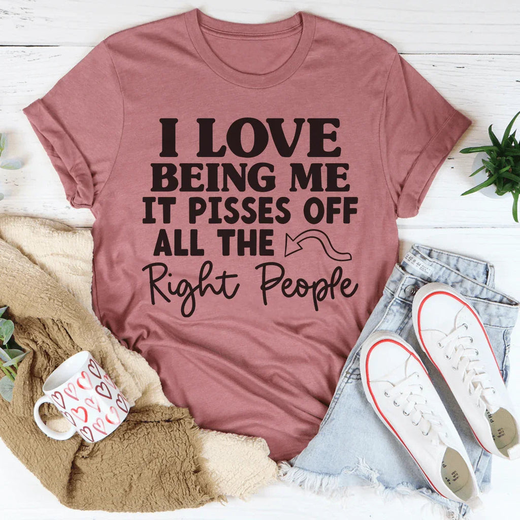 I Love Being Me Tee - WonderingCloth