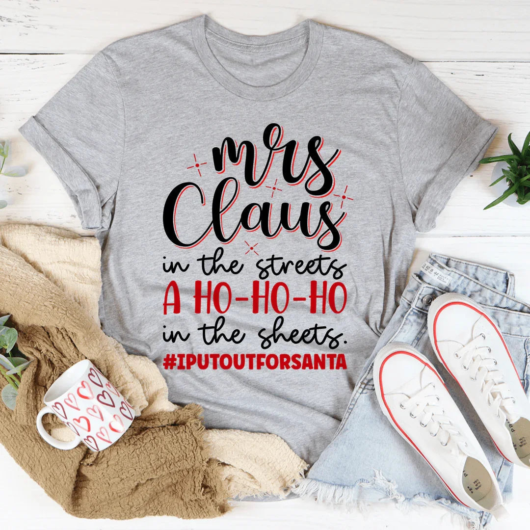 Mrs Claus Tee - WonderingCloth